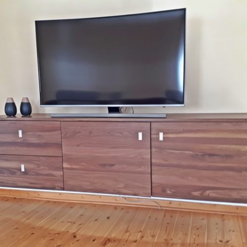 TV Schrank Nussbaum massiv